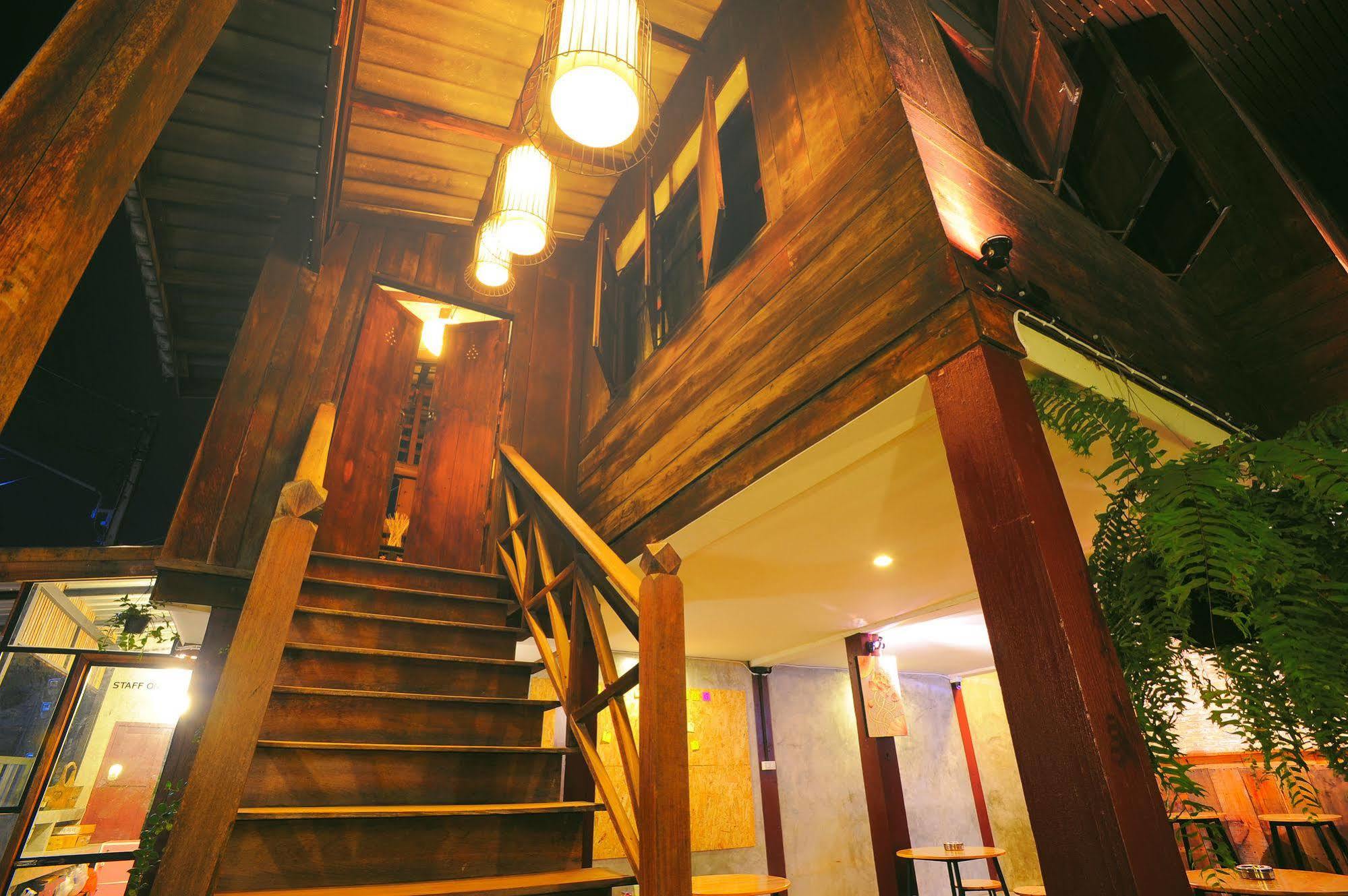 Manon Hostel Чіангмай Екстер'єр фото