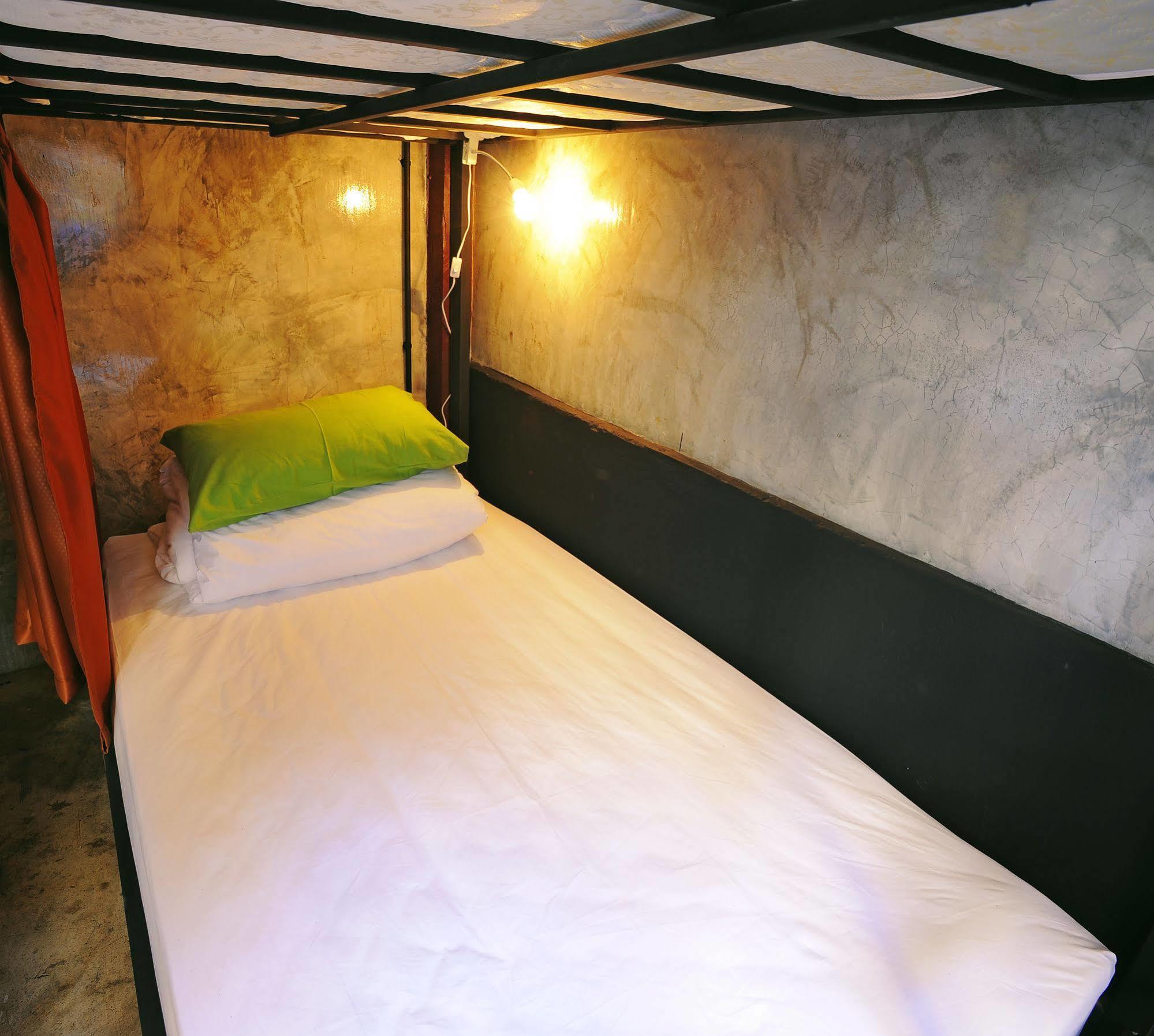 Manon Hostel Чіангмай Екстер'єр фото