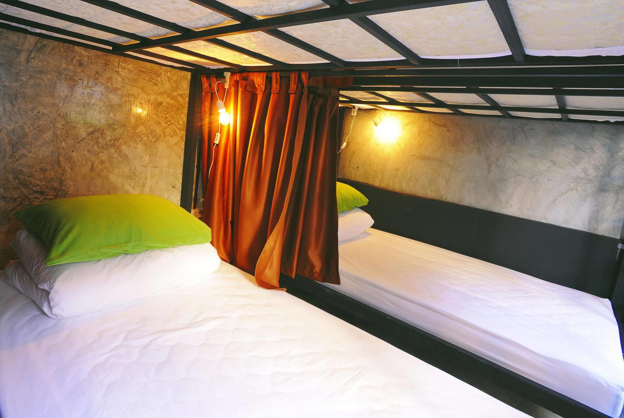 Manon Hostel Чіангмай Екстер'єр фото